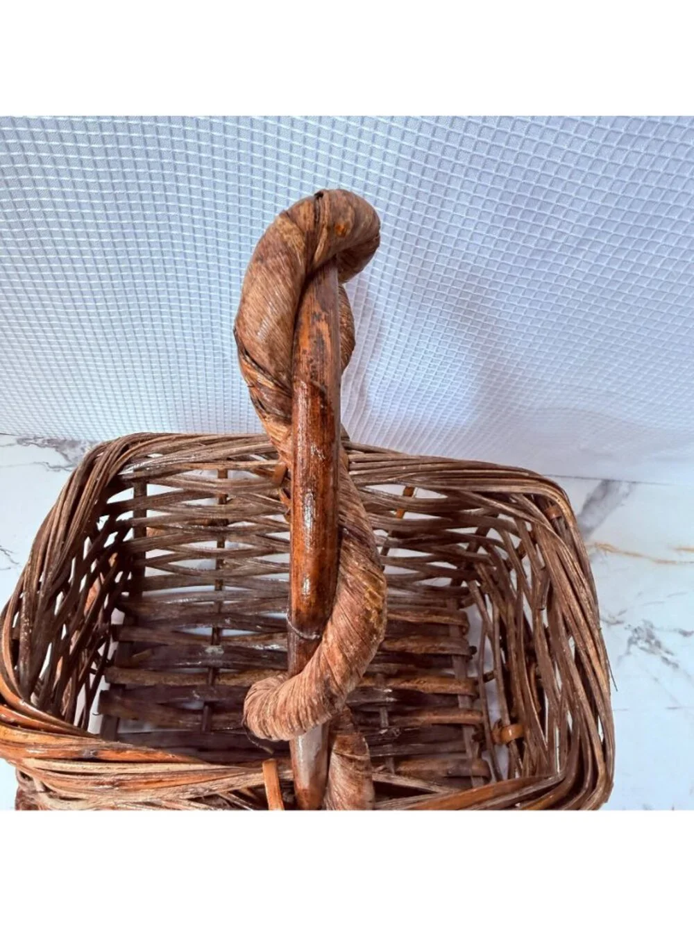 Beautiful vintage rustic hand-woven wicker basket featuring a stunning, unique t